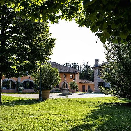 Gasthaus Relais Cascina Scottina Cadeo Exterior foto