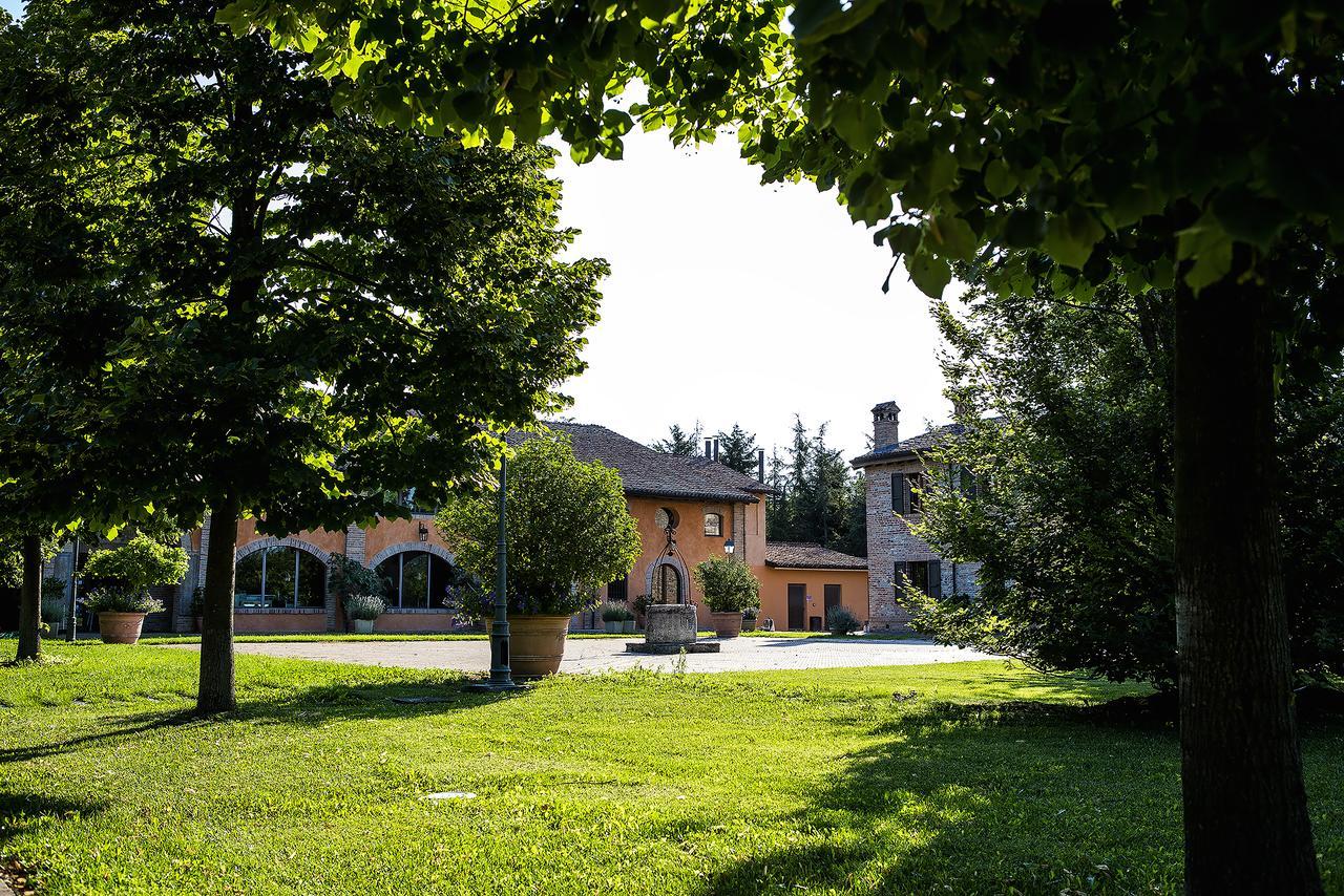 Gasthaus Relais Cascina Scottina Cadeo Exterior foto